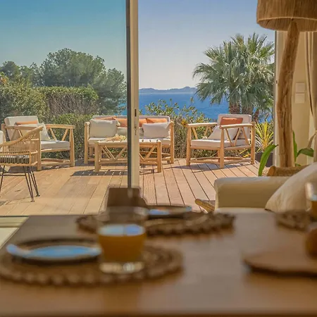 Vue Splendide - Situe A 50 Metres Du Bord De Et 2 Minutes Des Plages - Bandolina *